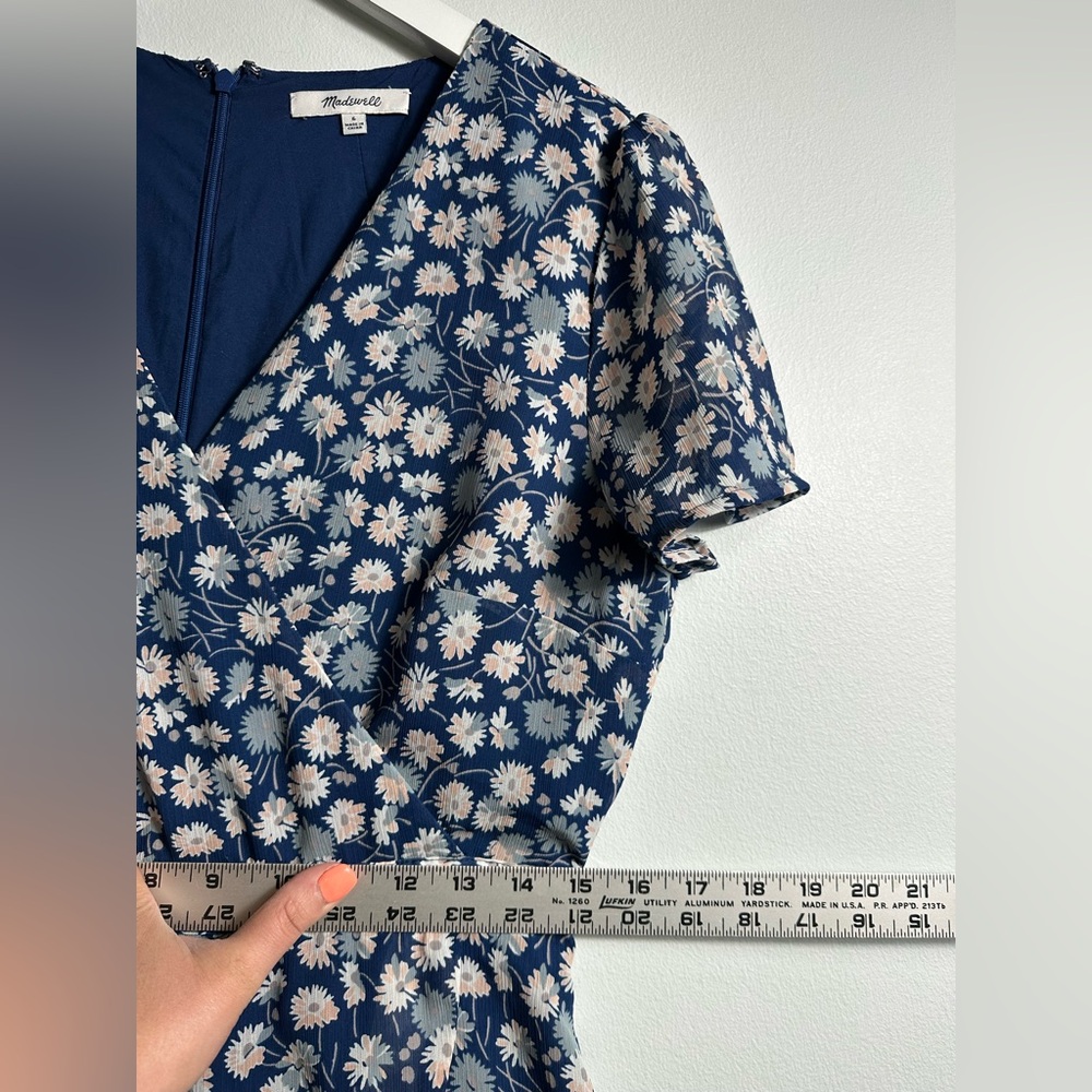 Madewell Wrap-Front Midi Dress in French Floral Size 6 - Picture 13 of 17